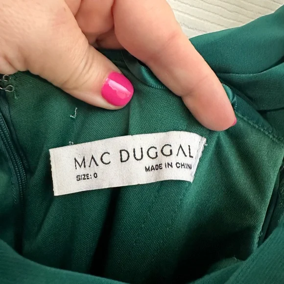 MAC DUGGAL BEADED CUFF DROP SHOULDER FAUX WRAP GOWN SIZE 0 EMERALD GREEN #12231 - Picture 14 of 14